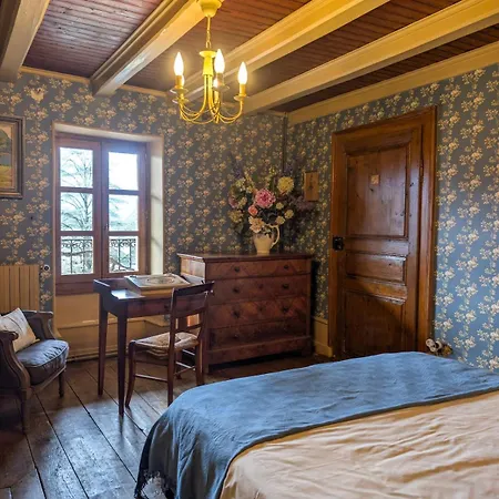 Maison De Famille A Quelques Pas Du *