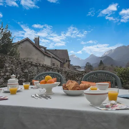 Maison De Famille A Quelques Pas Du Tatil Evi Talloires